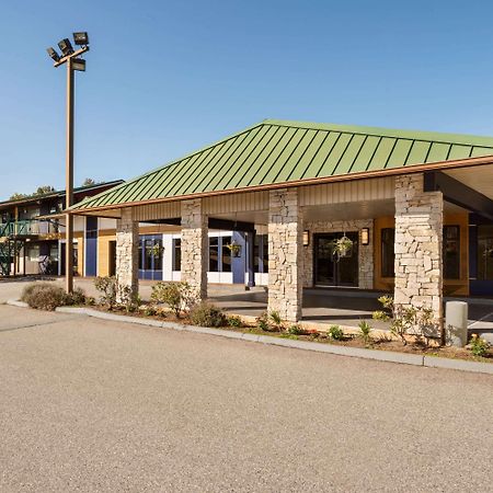Travelodge By Wyndham Abbotsford Bakerview Zewnętrze zdjęcie